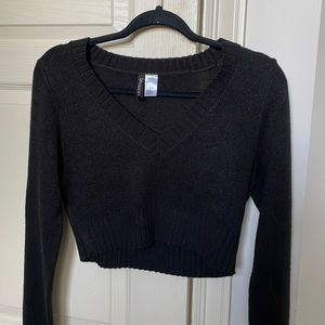 H&M black cropped sweater - Size Small
